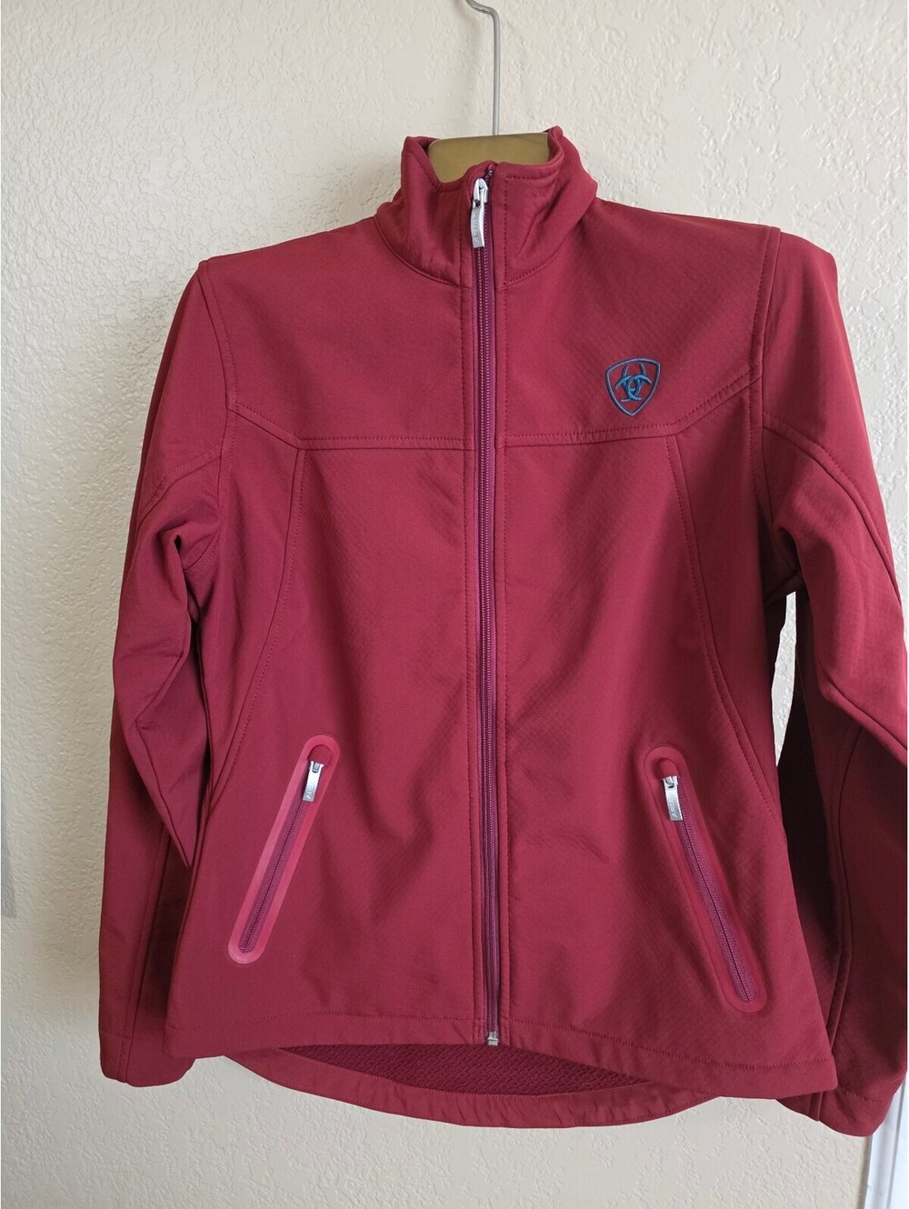 Ariat Women's Burgundy Softshell Jacket Small Fits like a XS, Water-Repellent
